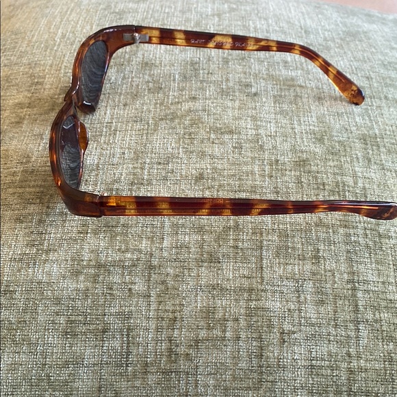 Tortoise Shell Sunglasses - Picture 4 of 5